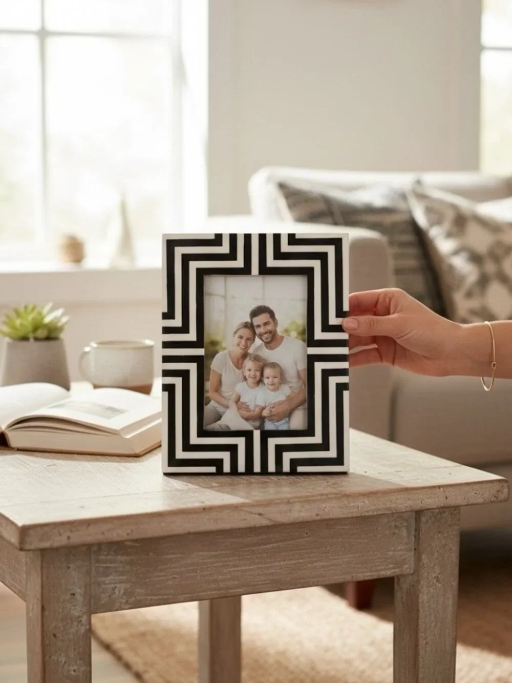Geometric Stripe Picture Frame 4